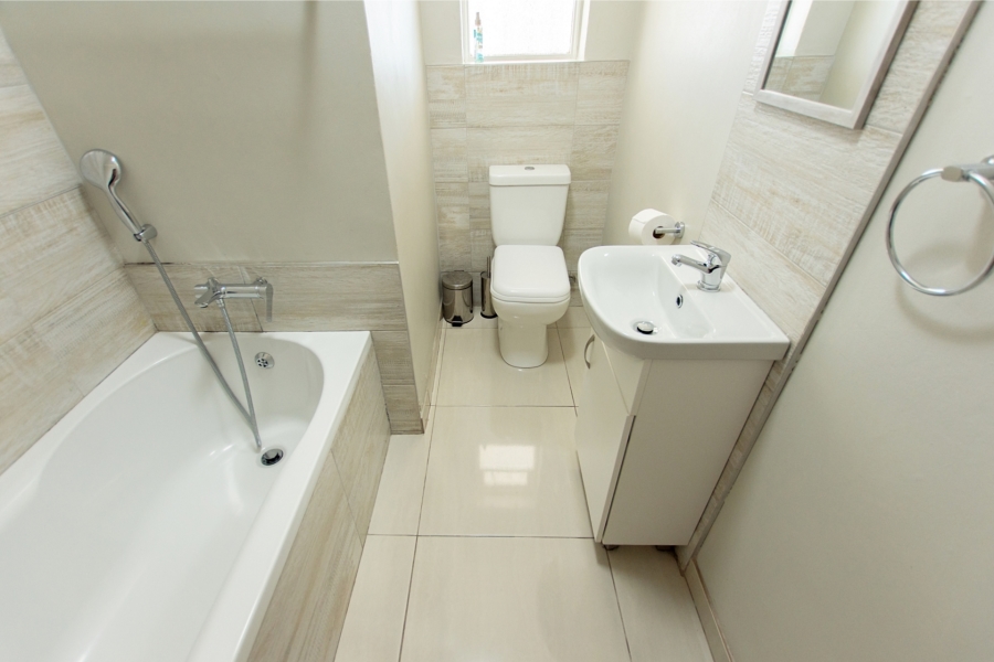 4 Bedroom Property for Sale in Middedorp Western Cape